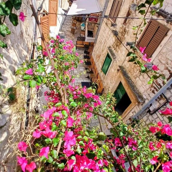 Hvar centre dorms, hotel in Hvar