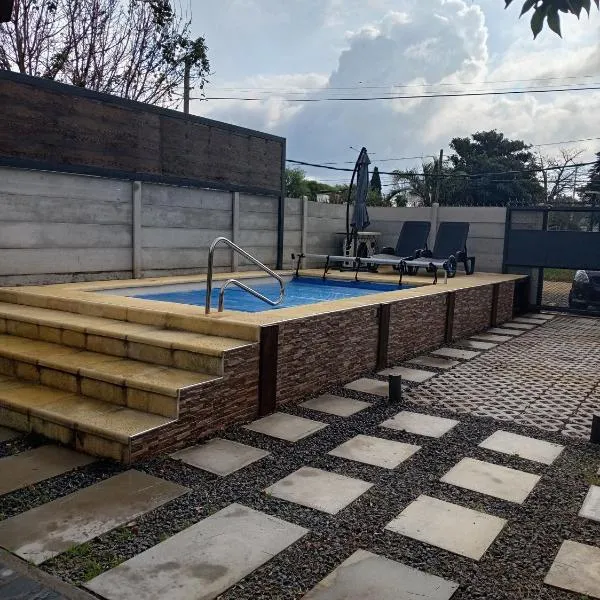 Casa con piscina climatizada para 6 personas en Parque del plata, hotel u gradu 'Parque del Plata'