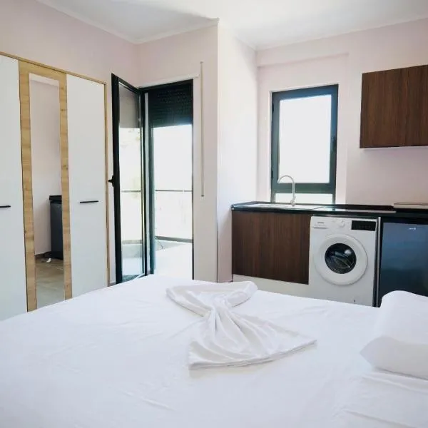 Aren Couple, hotel v Vlorë