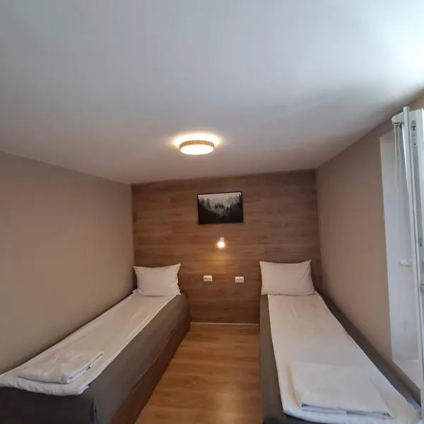 La vie, hotel u gradu 'Opanets'