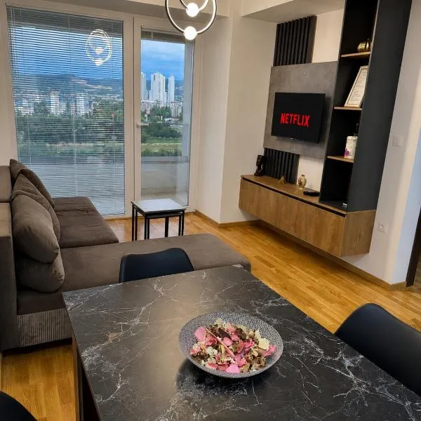 Skyline Apartment Skopje, hotell i Madžari