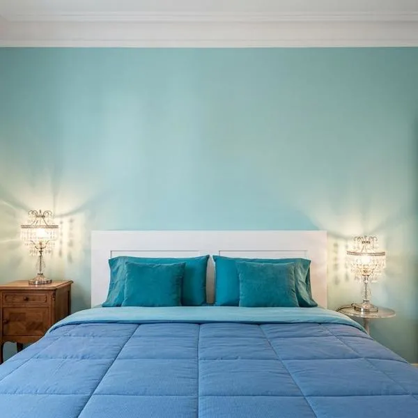 amplia habitación estilo luis xv, hotel in Buenos Aires