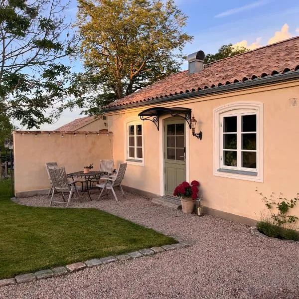 Newly Built Guesthouse Near Coast & Golf, hotel u gradu 'Båstad'
