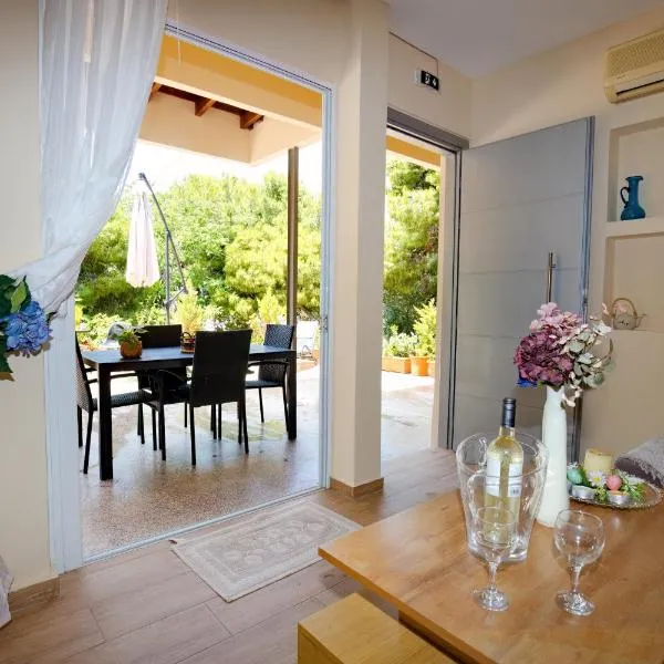 Cozy Loft Vouliagmeni - Private Terrace, khách sạn ở Athens