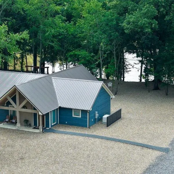 Riverfront Retreat Beach, Fishing & Trails、ブロークン・ボウのホテル