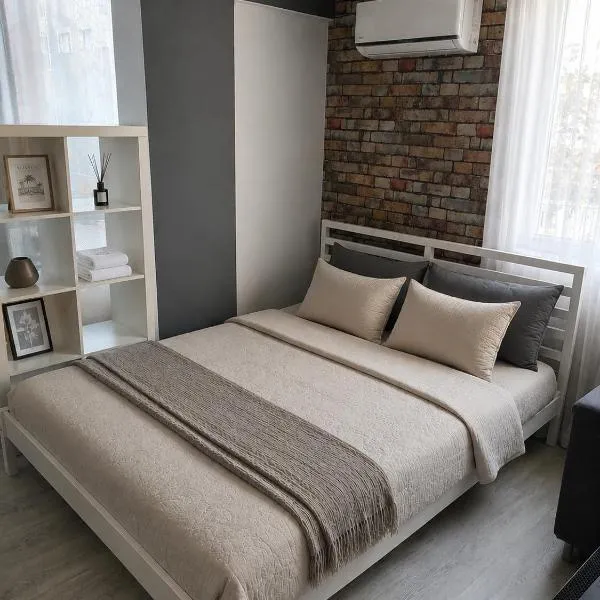 Luxury and Comfort in Central Alsancak Perfect for Groups or Families, מלון באיזמיר