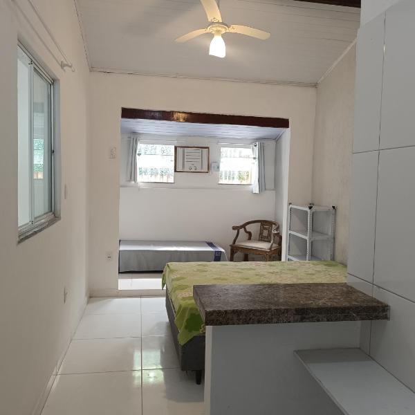 Casa inteira 4 pessoas, 2 quartos, suite ar, 2 banheiros, home office, estacionamento, próx praia Itaúna - Foto 4