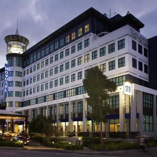 Novotel Melbourne Glen Waverley, hotel di Glen Waverley