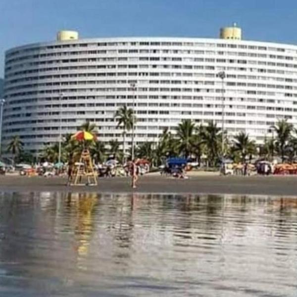 Edifício Praia do canto pé na areia, com garagem