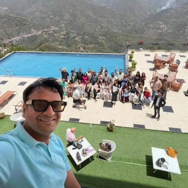Astra Resort and Caffe, hotel en Kasauli