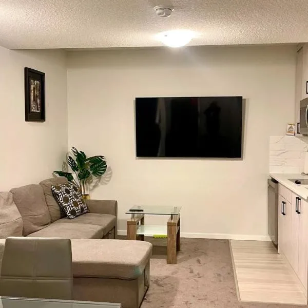 Luxury Home Away from Home, Rest, Recharge & Relax, hotel en Airdrie