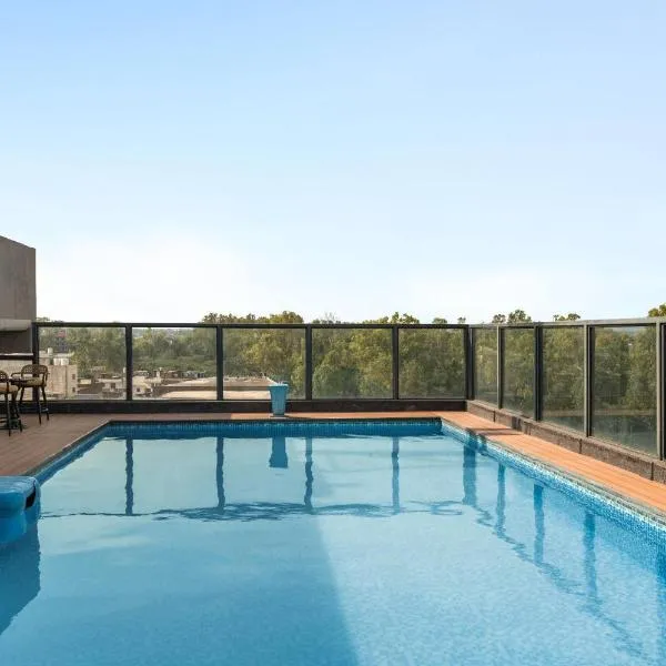 Ramada Encore by Wyndham Chandigarh Zirakpur โรงแรมในZirakpur