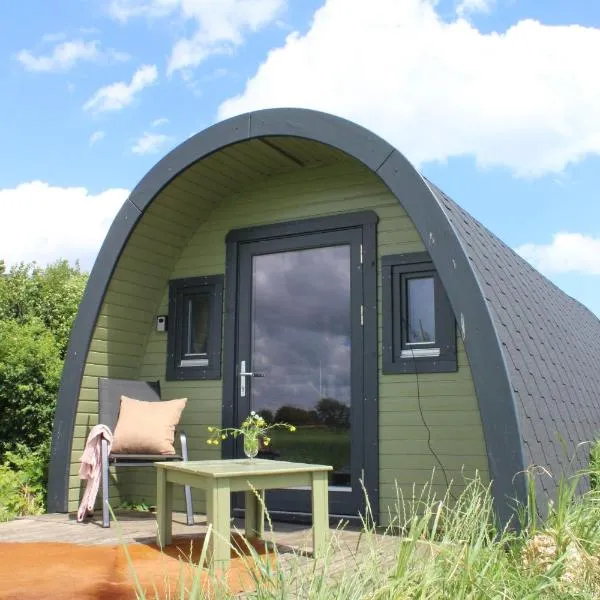 Boerderij Camping NixHoeve, hotel v destinaci Genderen