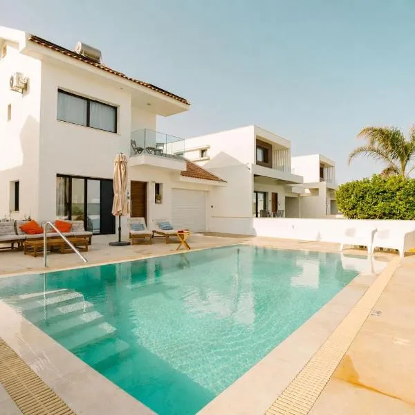 Villa Kokona Private Pool Sea View 2 min Beach, hótel í Sophtadhes