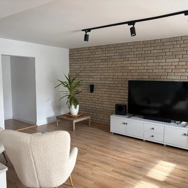 Miro-Apartament z 2 sypialniami, hotel em Ostrowiec Świetokrzyski