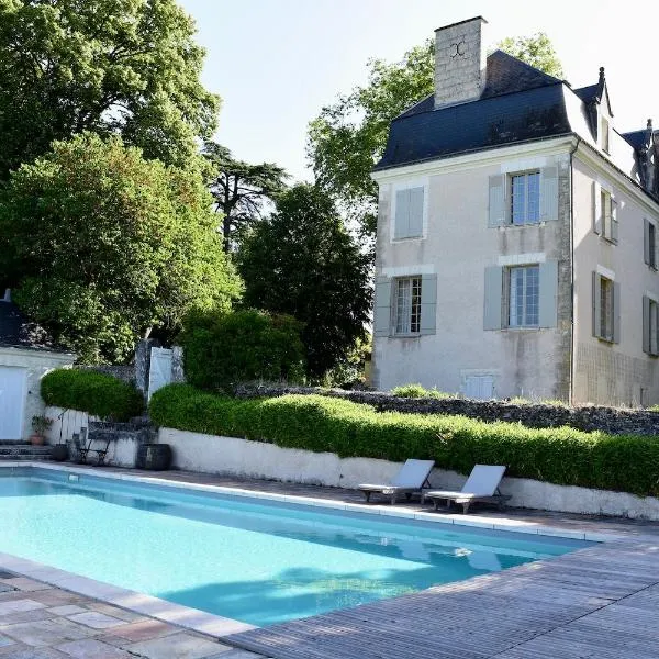 Château de Chavigny, מלון בChambourg-sur-Indre