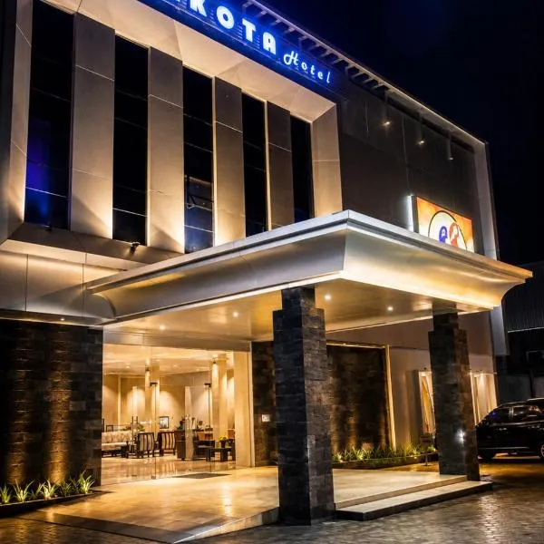 Mahkota Hotel, hotel v destinácii Genteng-kulon