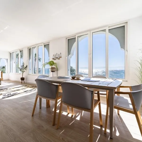 219 Frontline beach Luxurious, hotel i Mijas Costa