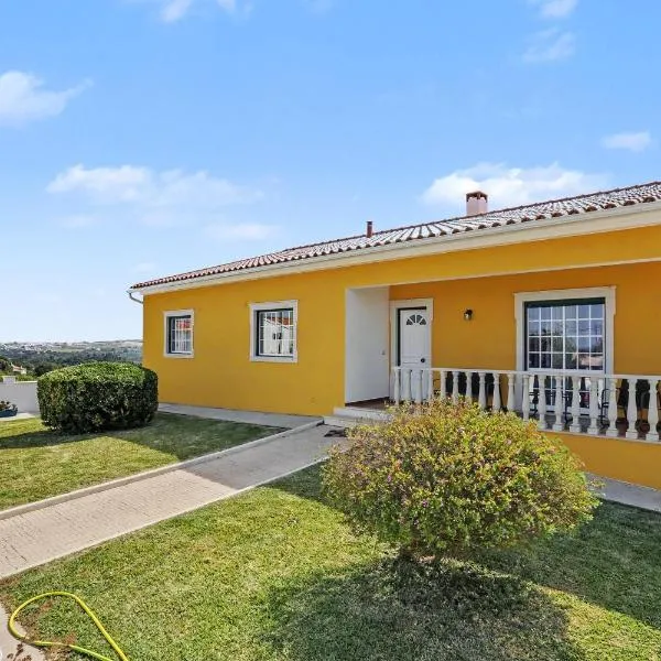 Casa Avó Judite - Castelo Óbidos, готель у місті Обідуш