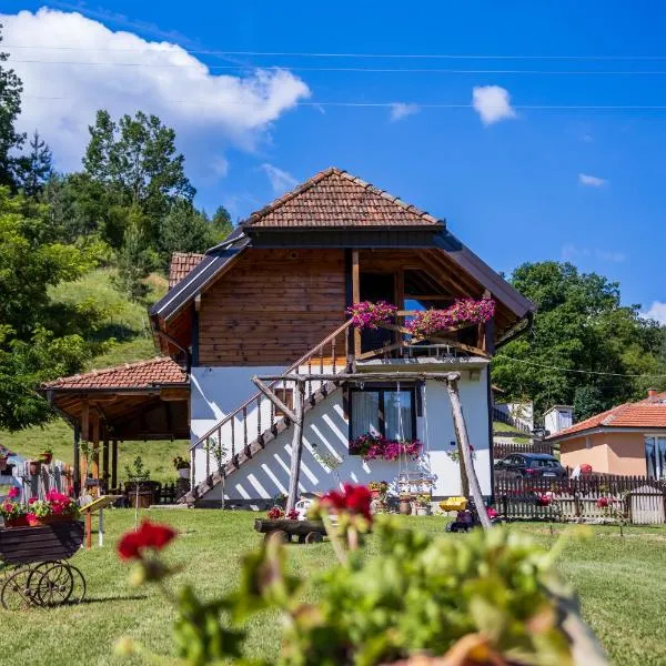 Dolina Vekova, hotel a Banja