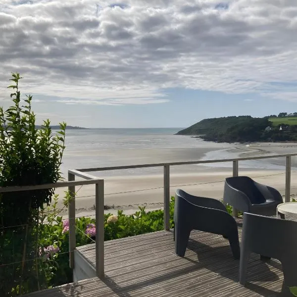 Maison Ty Bastian, 100 M², hotelli kohteessa Saint-Michel-en-Grève