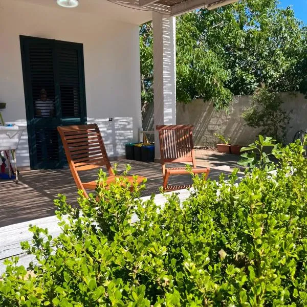 Dimora Paradiso Villa con Giardino Parcheggio Privato e 6 Posti Letto nel Salento, מלון בגלאטינה
