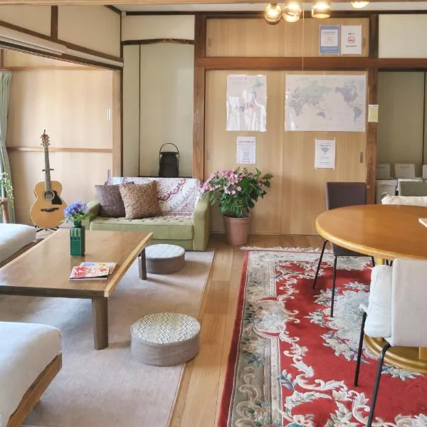 宇都宮ゲストハウス花ニ嵐 Guesthouse Hana ni Arashi، فندق في أوتسونوميا