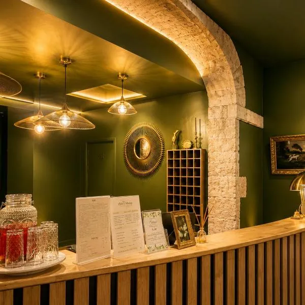 Hôtel Abalone - Centre Gare, hotel u gradu Nim