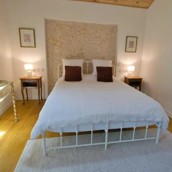 The Lodge Gite 3 Star, Hotel in Saint-Privat-des-Prés