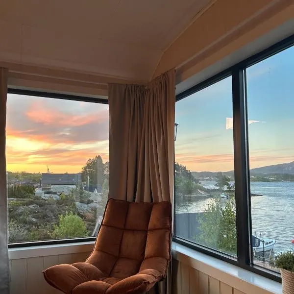 Off Duty - Seaside Cabin on Lille Sotra, ξενοδοχείο σε Snekkjevik