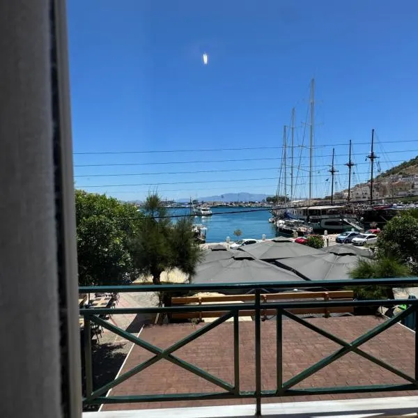 Yakinthos Port View Apartment Central Pothia Kalymnos, hotelli kohteessa Kálymnos