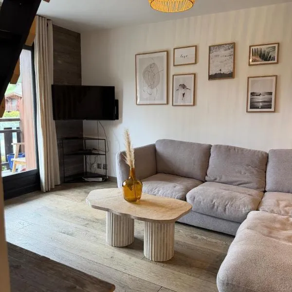 Beautiful duplex 5 minutes from the center, hotell i Megève