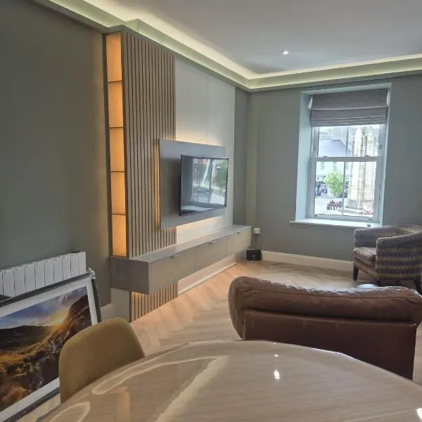 Eske Luxury Apartment Heart of Donegal Town, hotel in Donegal