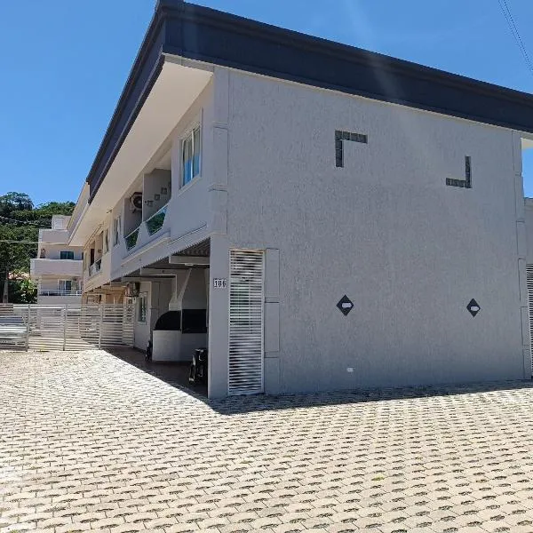 Residencial Brisa do Mar 2, hotel u gradu 'Bombinhas'