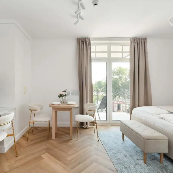 Eleganckie Studia z Balkonem Blisko Parku Zdrojowego by Renters Prestige, hotel v destinaci Ciechocinek