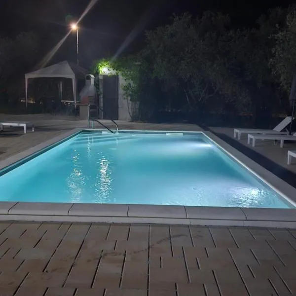 Villa DARIAN, hotel en Sukošan