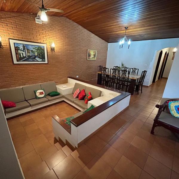Casa no centro de Peruíbe - 100 metros da praia - Foto 2