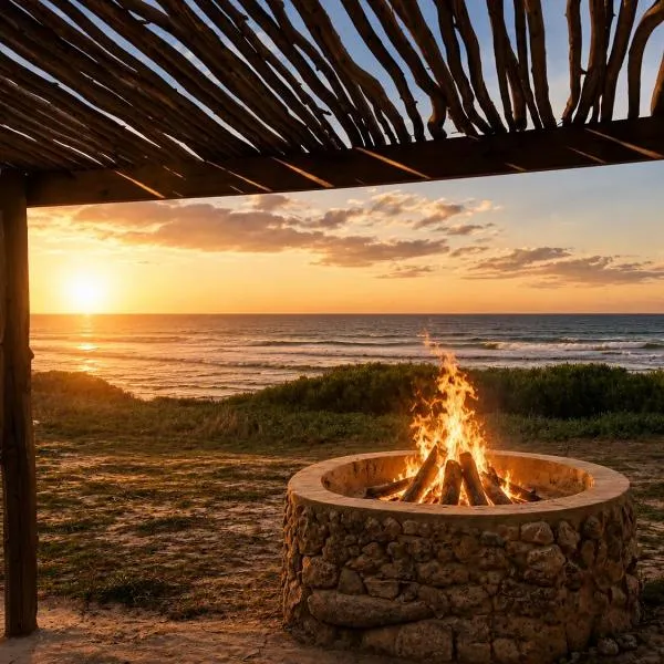 Beach Bungalow No 13 - Salted Fynbos Staying, hotel u gradu Pearly Beach