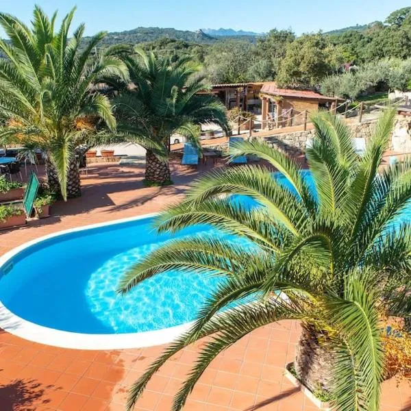 Résidence Villa Smeralda, hotel in Telti