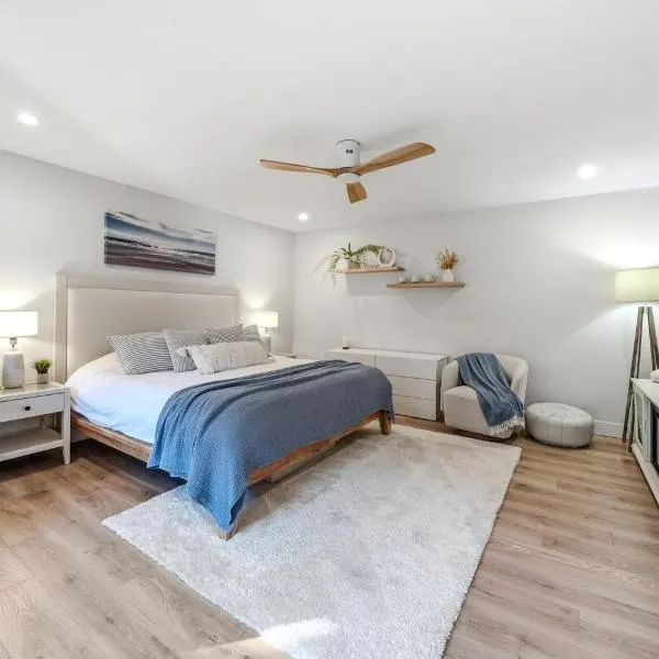 Low Tide Suite - Modern, Oceanside Suite with King Bed, Resort Pool & Hot Tub、Nanoose Bayのホテル