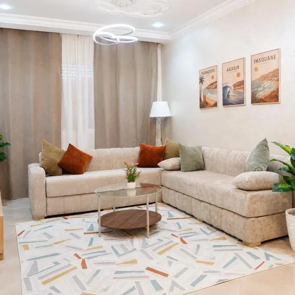 Sunny Cozy Apt - WIFI, Parking, Beach 15 min, хотел в Агадир