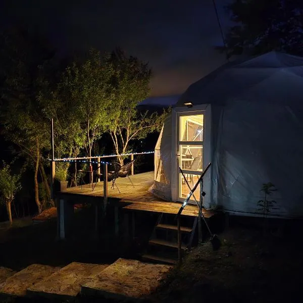 Kamp Glamp Plivska Oaza, hotel a Jajce