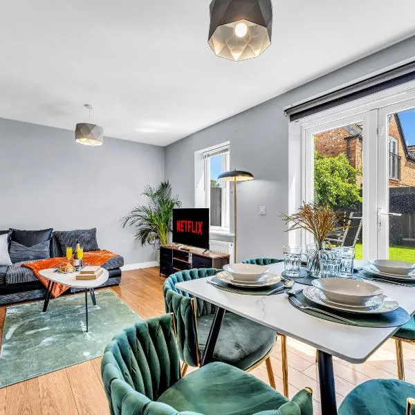 Private Garden Dining and Parking Families & Contractors, hotelli kohteessa Chester