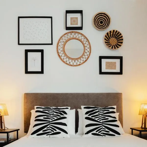 Sunny Stay Larnaka Center، فندق في لارنكا