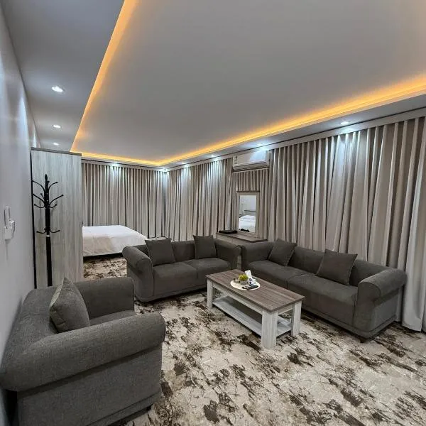 شقه مفروشه قريبه من المطار, hotel in Tabuk