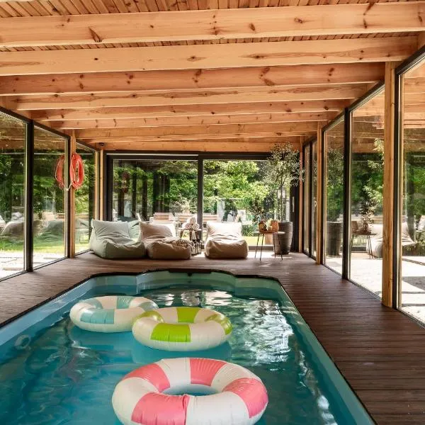 Polana Słowikowa 5 star -domek w górach z całorocznym, podgrzewanym, zadaszonym basenem i z jacuzzi, sauna, basen, plaża, 30 arowy ogród z lasem, hotel u gradu 'Stróża'