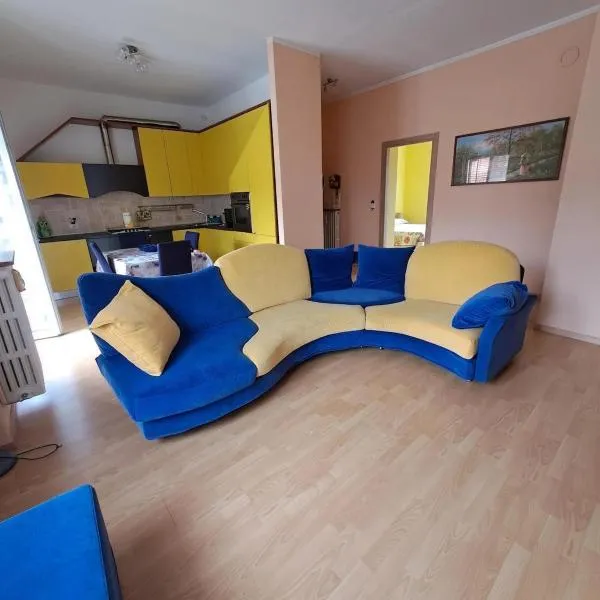 Sole & Luna Arona Cozy Apartment - Free Parking & AC, hotel em Arona