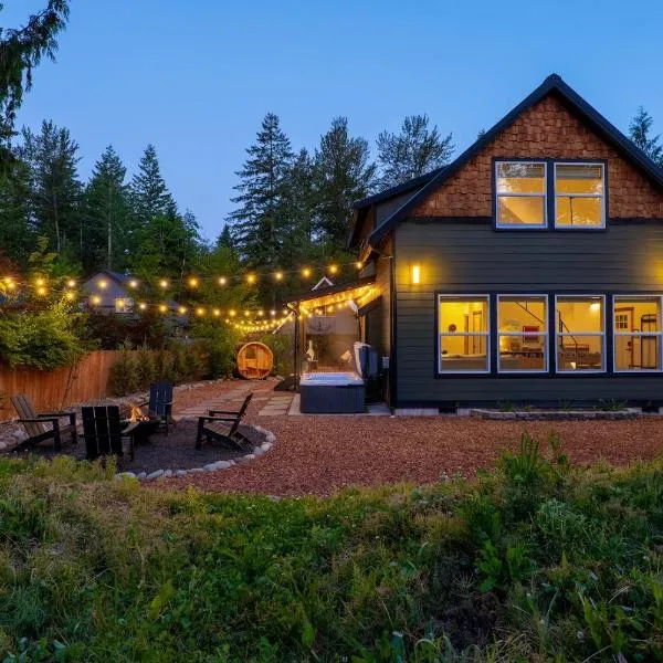 Rainier Spa Cabin 7 Minutes to Park, hotel Ashfordban