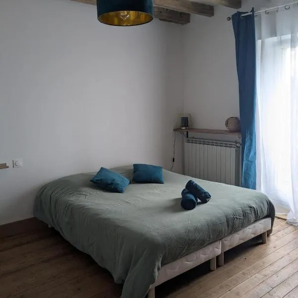 Oizé में, होटल Appartement cosy avec vue sur château & chevaux