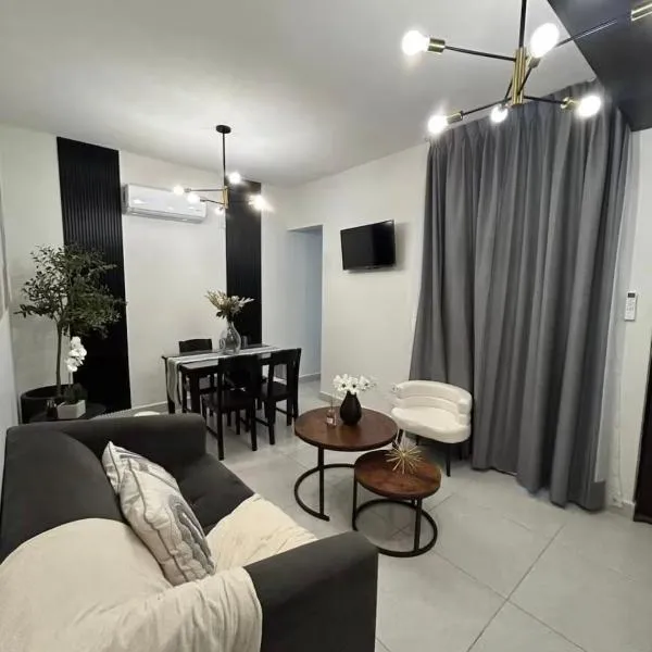Casa moderna, acogedora y completa de 2 recámaras en zona residencial、ボカ・デル・リオのホテル